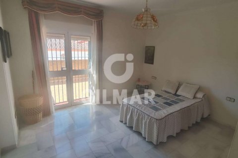 Townhouse for rent El Puerto de Santa Maria, Cadiz, Spain 5 bedrooms, 400 sq.m. No. 106873 - photo 2