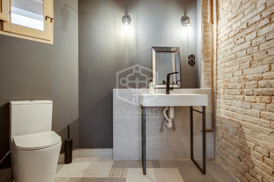 Gewerbeimmobilien in Barcelona, Spanien 110 m2 Nr. 94441