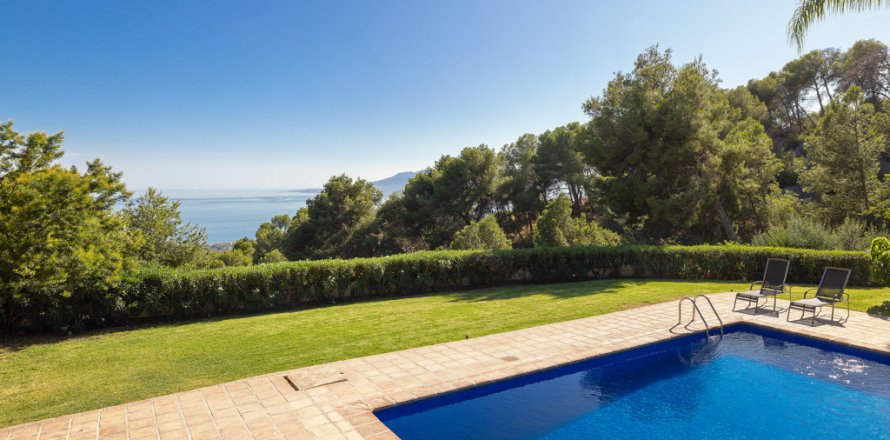 Villa Malaga, Spanien 5 sovrum, 487 kvm. Nr. 108188