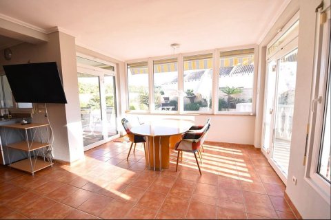 Villa for sale La Zenia, Alicante, Spain 4 bedrooms, 240 sq.m. No. 115229 - photo 5