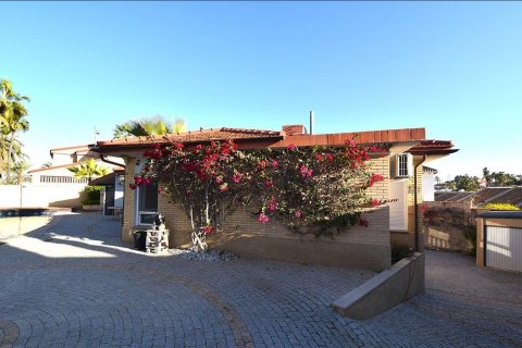 Villa for sale La Zenia, Alicante, Spain 4 bedrooms, 240 sq.m. No. 115229 - photo 3