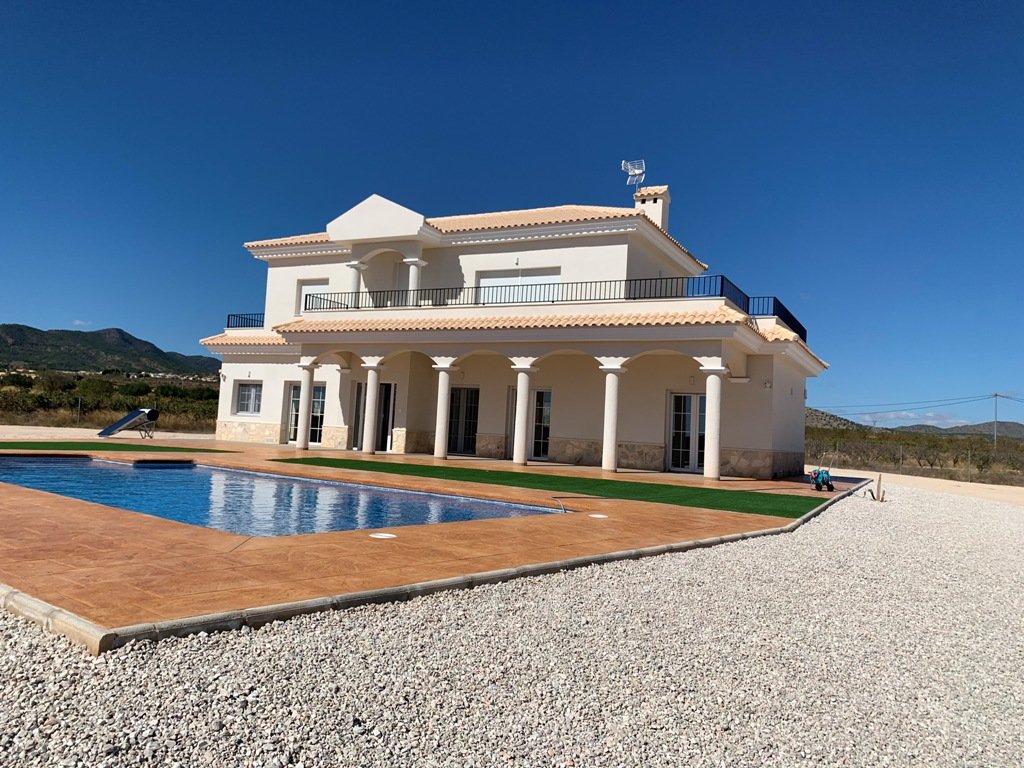Villa in Pinoso, Alicante, Spain 5 bedrooms, 225 sq.m. No. 87408