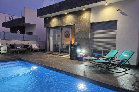Villa till salu Alicante, Spanien 3 sovrum, 98 kvm. Nr. 117406 - foto 2