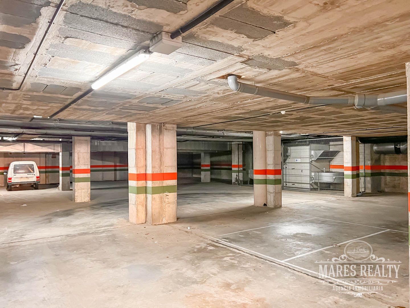 Commercial property in Lloret de Mar, Girona, Spain 2225 sq.m. No. 91146