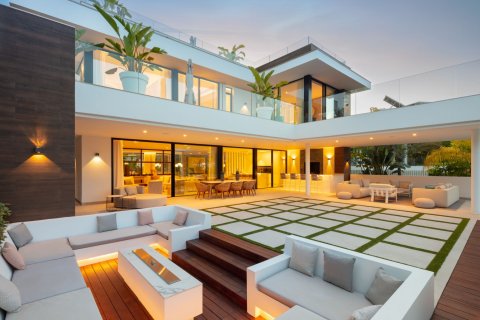 House zum Verkauf Nueva Andalucia, Malaga, Spanien 5 Schlafzimmer, 556 m2 Nr. 109707 - Foto 1