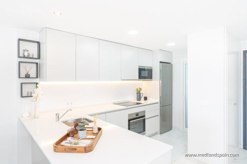 Apartment for sale in Torrevieja, Alicante, Spain 2 bedrooms, 72 sq.m. No. 104995 - photo 6