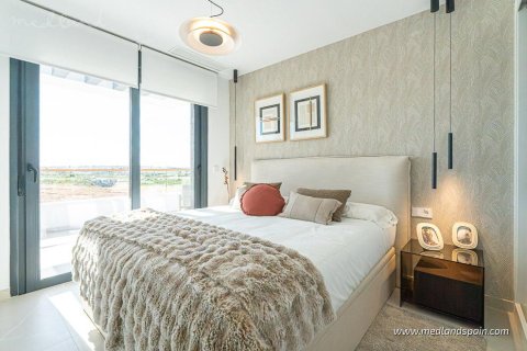 Villa zum Verkauf in Torrevieja, Alicante, Spanien 3 Schlafzimmer, 122 m2 Nr. 104989 - Foto 11