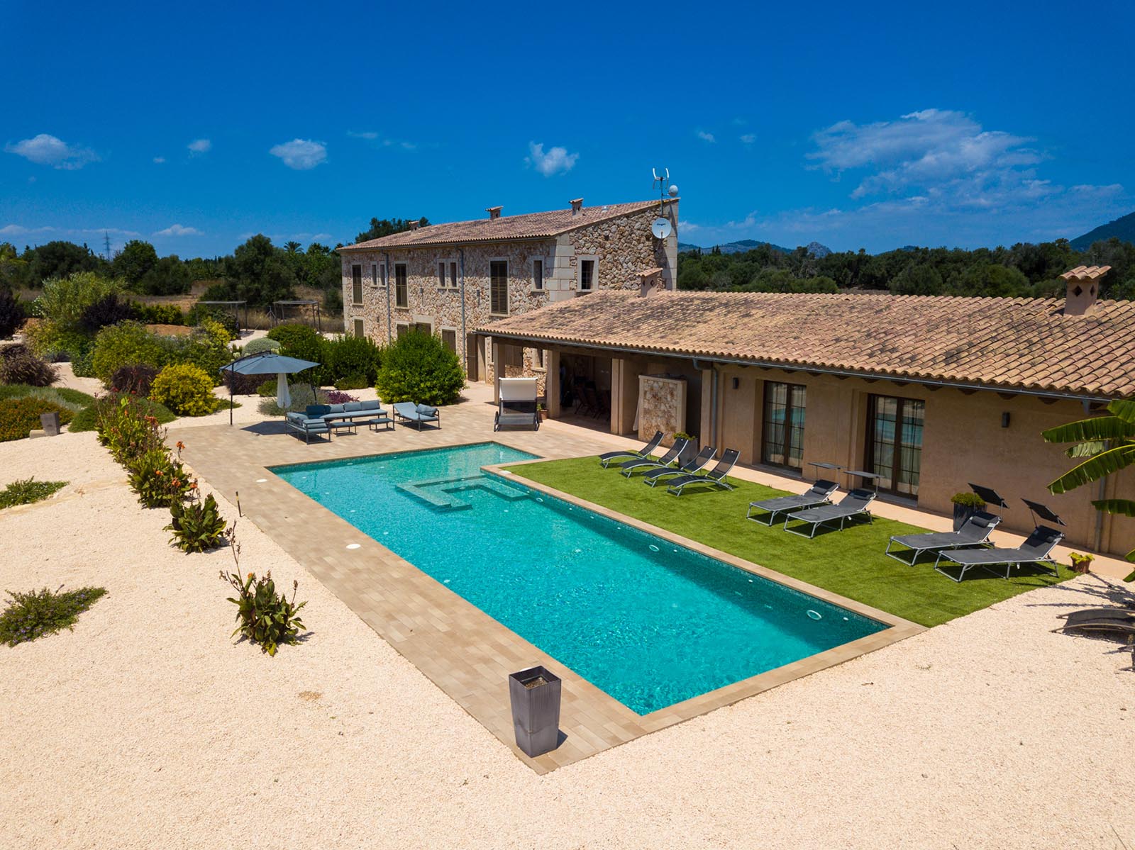 Finca in Llucmajor, Mallorca, Spain 5 bedrooms, 450 sq.m. No. 117449