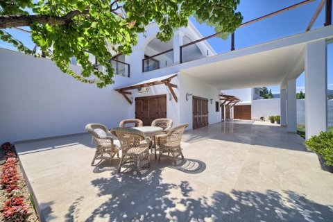 Casa in vendita Estepona, Malaga, Spagna 4 camere da letto, 100 mq. N° 22410 - foto 2