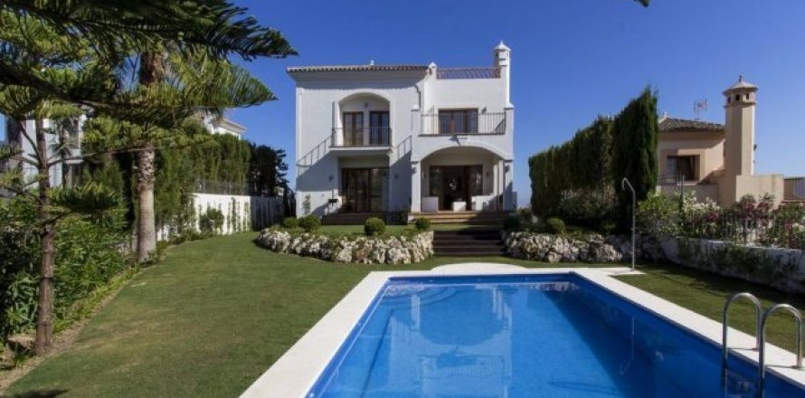 Casa Estepona, Malaga, Spagna 4 camere da letto, 295 mq. N° 23132