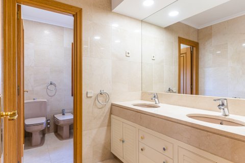 Villa till salu Pozuelo de Alarcon, Madrid, Spanien 5 sovrum, 356 kvm. Nr. 117308 - foto 25