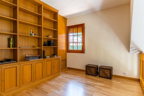 Villa till salu Pozuelo de Alarcon, Madrid, Spanien 5 sovrum, 356 kvm. Nr. 117308 - foto 21