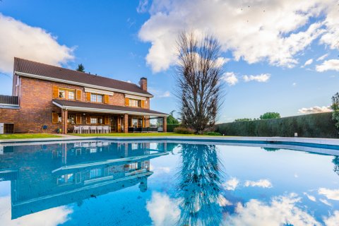 Villa till salu Pozuelo de Alarcon, Madrid, Spanien 5 sovrum, 356 kvm. Nr. 117308 - foto 1