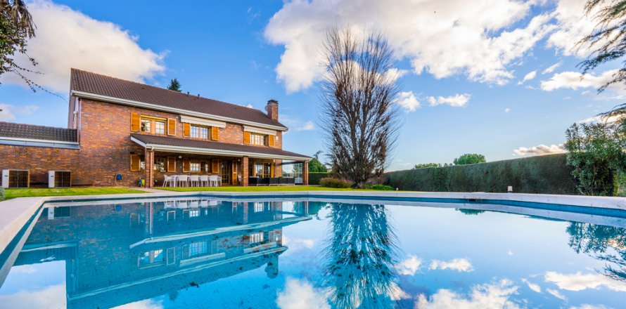 Villa Pozuelo de Alarcon, Madrid, Spanien 5 sovrum, 356 kvm. Nr. 117308