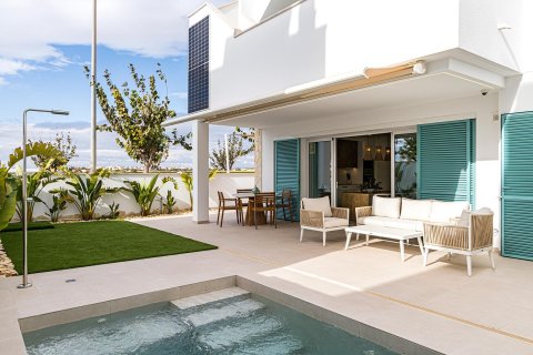 Bungalowi myytävänä Pilar de la Horadada, Alicante, Espanja, 3 makuuhuonetta, 87 m2 No. 117597 - kuva 1