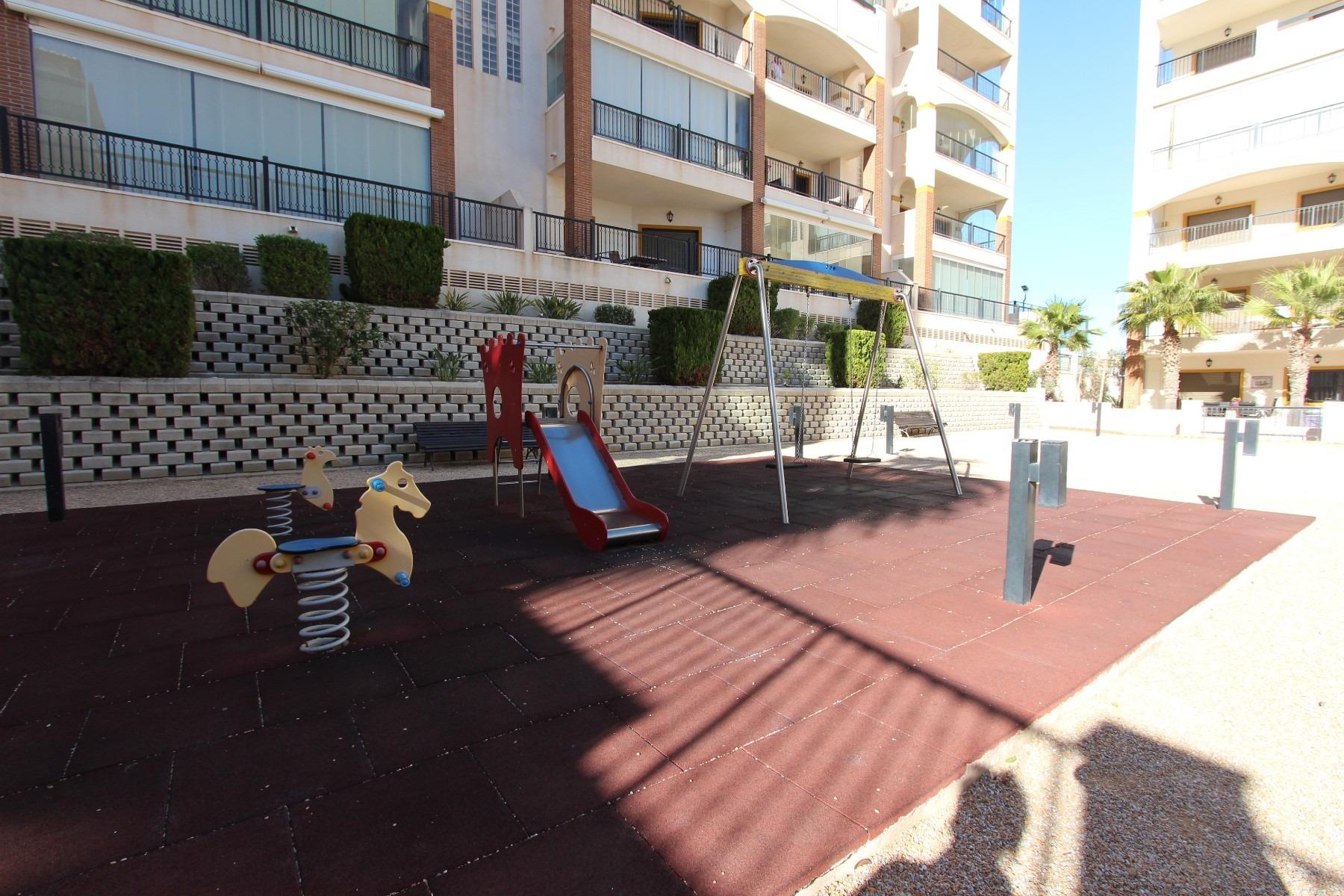 Appartamento a Guardamar del Segura, Alicante, Spagna 2 camere da letto, 84 mq. N° 90055