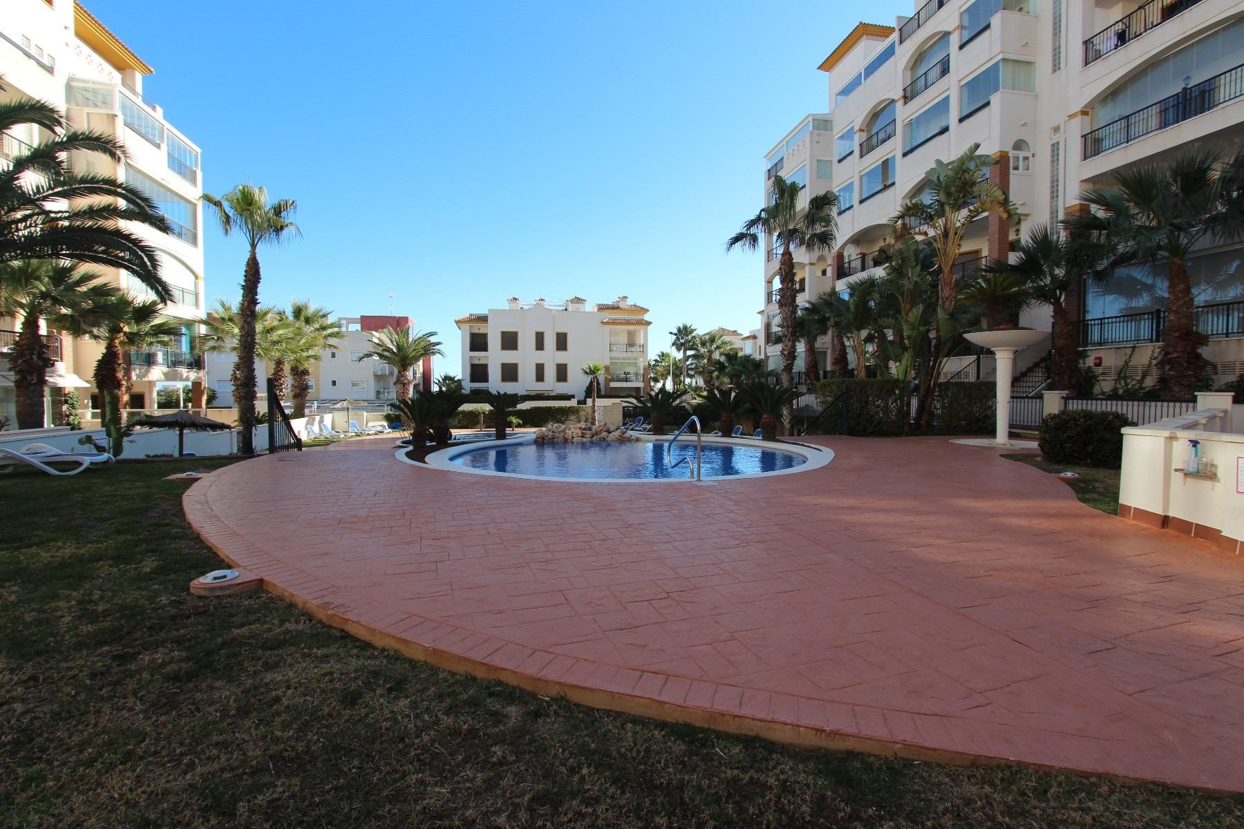 Appartamento a Guardamar del Segura, Alicante, Spagna 2 camere da letto, 84 mq. N° 90055