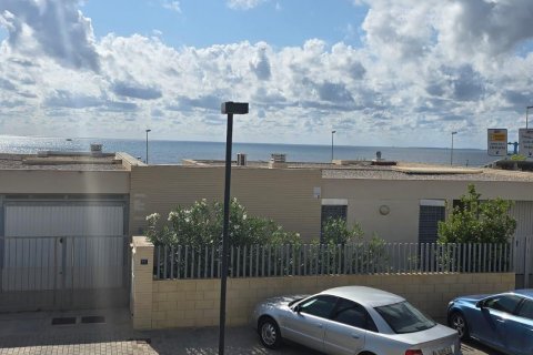 Bungalow for sale Alicante, Spain 2 bedrooms, 135 sq.m. No. 109106 - photo 1