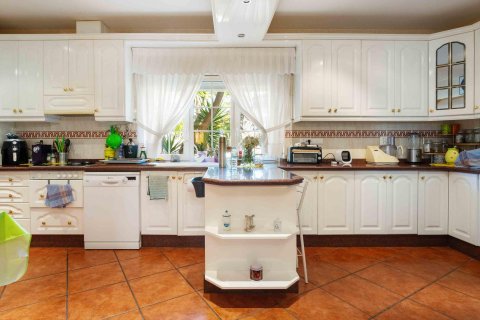 Villa for sale Cabo Roig, Alicante, Spain 3 bedrooms, 340 sq.m. No. 112975 - photo 7