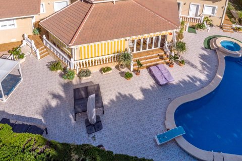 Villa for sale Cabo Roig, Alicante, Spain 3 bedrooms, 340 sq.m. No. 112975 - photo 1