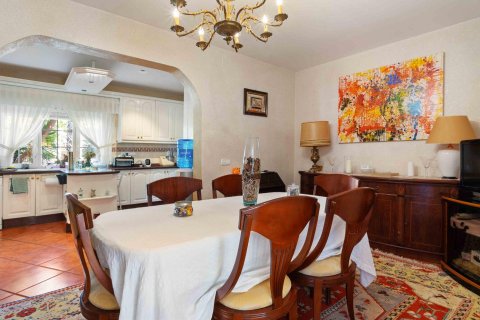 Villa for sale Cabo Roig, Alicante, Spain 3 bedrooms, 340 sq.m. No. 112975 - photo 11