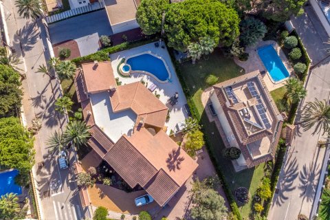 Villa for sale Cabo Roig, Alicante, Spain 3 bedrooms, 340 sq.m. No. 112975 - photo 29