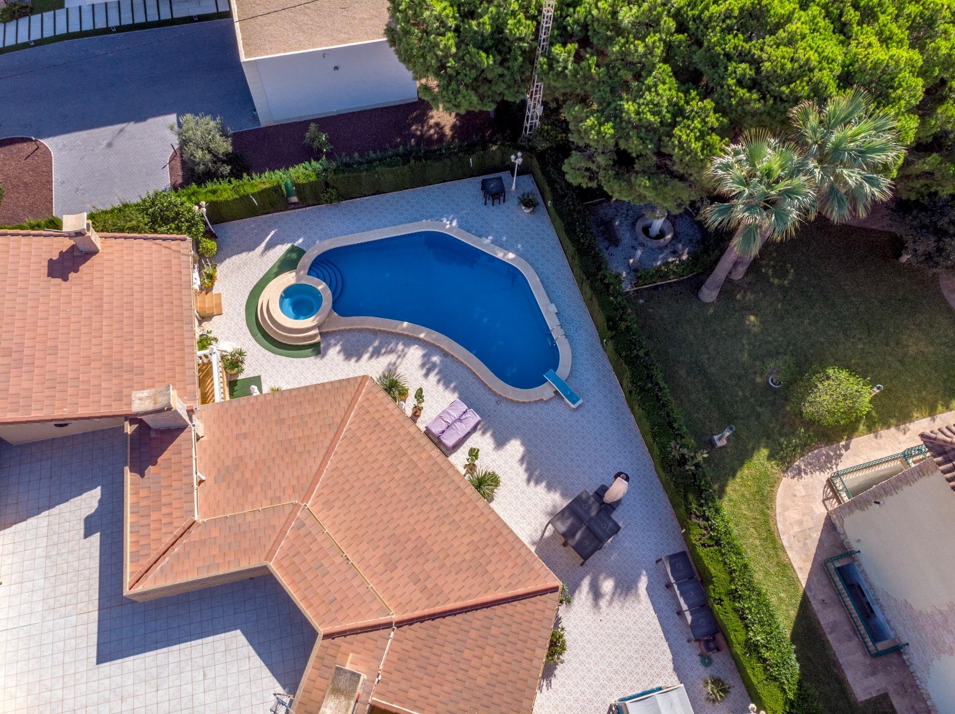 Villa en Cabo Roig, Alicante, España 3 dormitorios, 340 m2 No. 112975