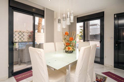 Продажа виллы Сьюдад Кесада, Аликанте, Испания 3 спальни, 120м2 №117259 - фото 5