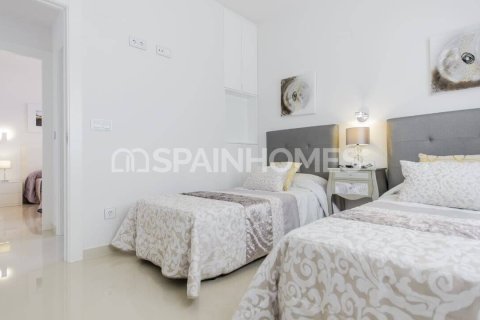 Villa till salu i San Miguel de Salinas, Alicante, Spanien 3 sovrum, 144 kvm. Nr. 48775 - foto 30