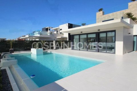 Villa till salu i San Miguel de Salinas, Alicante, Spanien 3 sovrum, 144 kvm. Nr. 48775 - foto 2