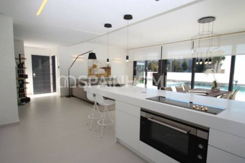 Villa till salu i San Miguel de Salinas, Alicante, Spanien 3 sovrum, 144 kvm. Nr. 48775 - foto 14