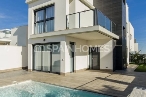 Villa till salu i San Miguel de Salinas, Alicante, Spanien 3 sovrum, 144 kvm. Nr. 48775 - foto 3