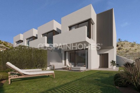 Villa pārdošanā Rincon de la Victoria, Malaga, Spānijā 4 istabas, 225 m2 Nr. 51791 - attēls 1