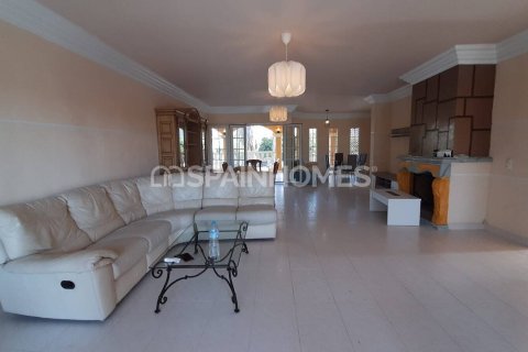 Villa for sale in Cartagena, Murcia, Spain 3 bedrooms, 465 sq.m. No. 55986 - photo 20