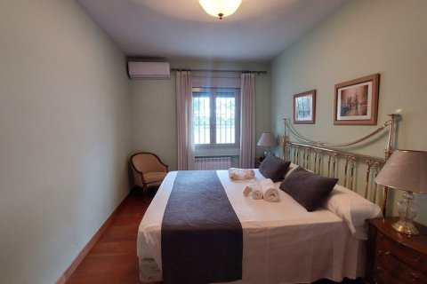 Villa for rent Venturada, Madrid, Spain 6 bedrooms, 350 sq.m. No. 106428 - photo 30