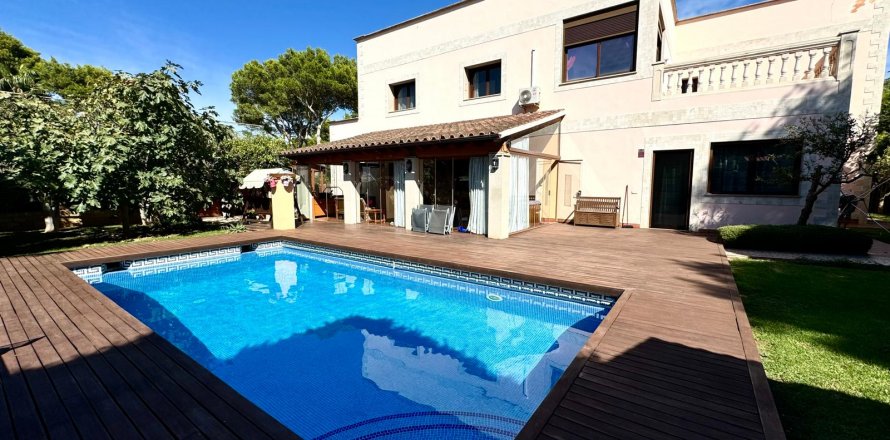 Villa El Toro, Mallorca, Spain 5 bedrooms, 355 sq.m. No. 111979