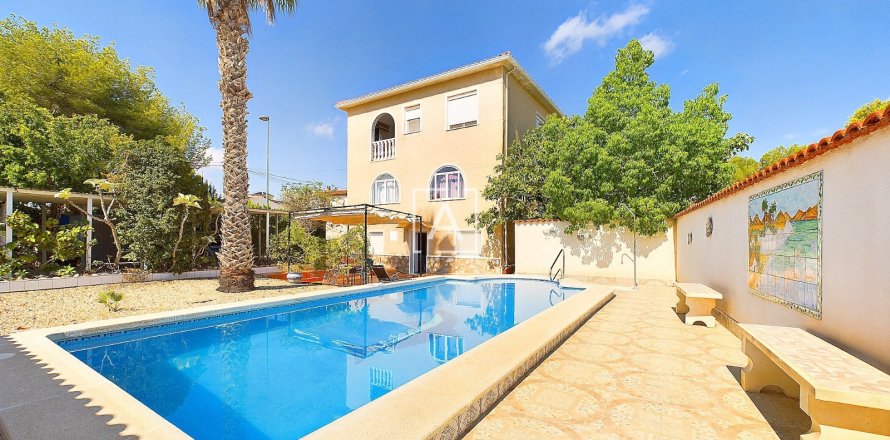 Villa Pinar De Campoverde, Alicante, Spain 6 bedrooms, 379 sq.m. No. 114609