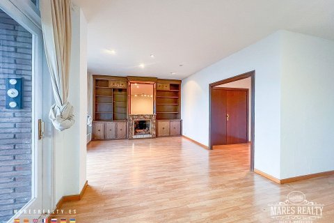 Apartment for sale Barcelona, Spain 4 bedrooms, 140 sq.m. No. 91152 - photo 2