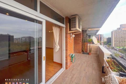 Apartment for sale Barcelona, Spain 4 bedrooms, 140 sq.m. No. 91152 - photo 19