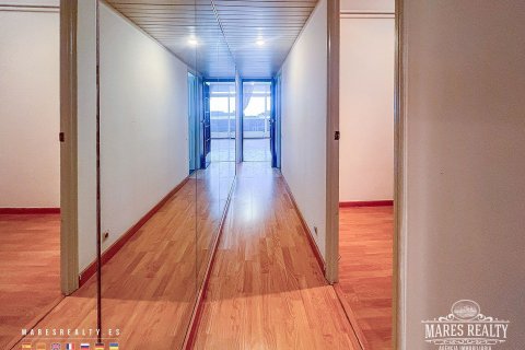 Apartment for sale Barcelona, Spain 4 bedrooms, 140 sq.m. No. 91152 - photo 16