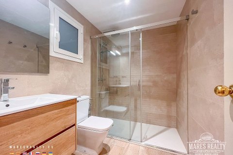 Apartment for sale Barcelona, Spain 4 bedrooms, 140 sq.m. No. 91152 - photo 13