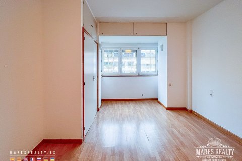 Apartment for sale Barcelona, Spain 4 bedrooms, 140 sq.m. No. 91152 - photo 7
