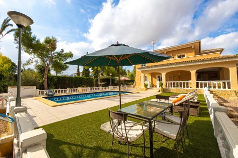 Villa till salu Aspe, Alicante, Spanien 5 sovrum, 352 kvm. Nr. 115166 - foto 2
