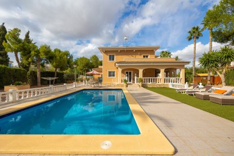 Villa till salu Aspe, Alicante, Spanien 5 sovrum, 352 kvm. Nr. 115166 - foto 1
