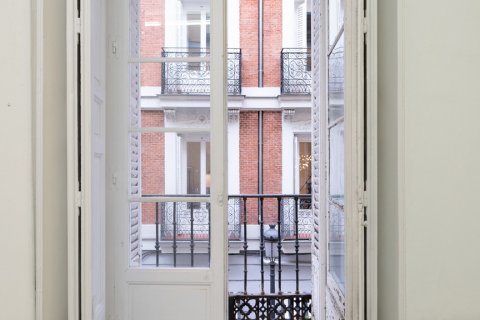 Apartment à vendre Madrid, Espagne, 4 chambres, 276 m2 No. 108243 - photo 9
