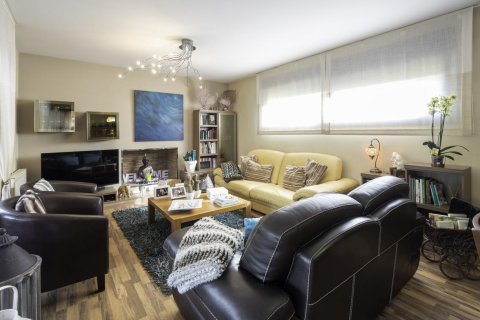 House for sale Lloret de Mar, Girona, Spain 4 bedrooms, 241 sq.m. No. 23028 - photo 3