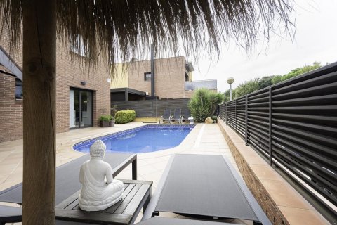 House for sale Lloret de Mar, Girona, Spain 4 bedrooms, 241 sq.m. No. 23028 - photo 1
