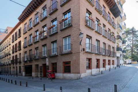 Продажа квартиры Мадрид, Испания 3 спальни, 164м2 №100064 - фото 21