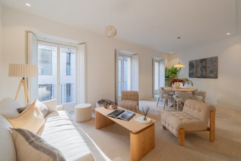 Продажа квартиры Мадрид, Испания 3 спальни, 164м2 №100064 - фото 1