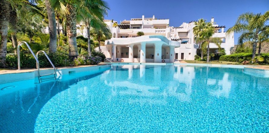 Apartment Benahavis, Malaga, Spain 2 bedrooms, 129 sq.m. No. 21546